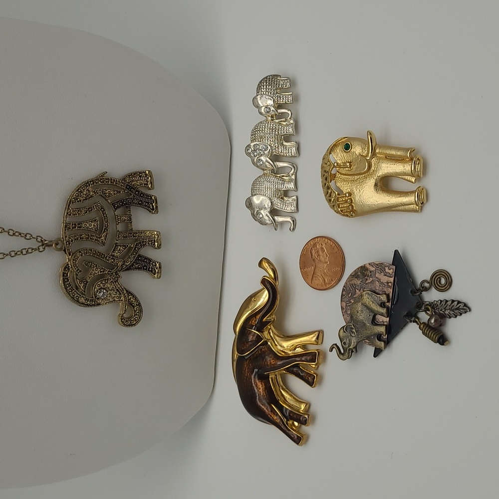 Bundle Lot of 5 Elephant Brooches Necklace Jewelry Vintage Goldtone & Silvertone - Picture 6 of 13